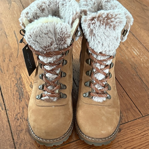 Cozy Tan Leather Fur-Lined Women's Boots - Picture 2 of 4